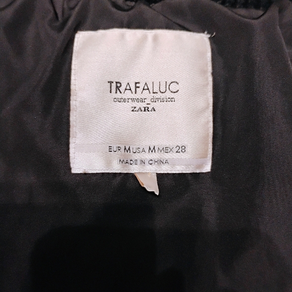 Women's Zara Trafaluc Size Medium hooded coat black puffer Removable Hood & Fur - Picture 12 of 15